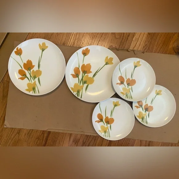 DAPHANE IRONSTONE 4209 PLATE ROUND PLATTER JAPAN Yellow Orange Floral tulip